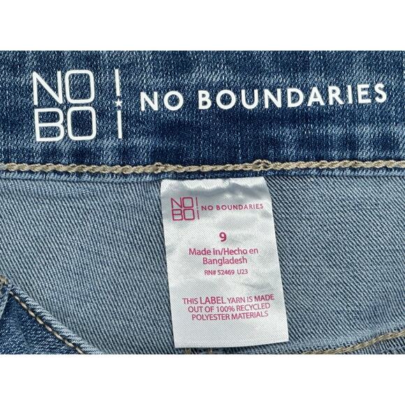 No Boundries Shorts Mid Rise Flower Print Frayed Hem Stretch Size 9 NWOT - Picture 3 of 5